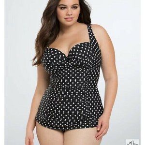 TORRID SKULLS DOT RUCHED TANKINI SWIMSUIT! SIXE 1X! EUC!